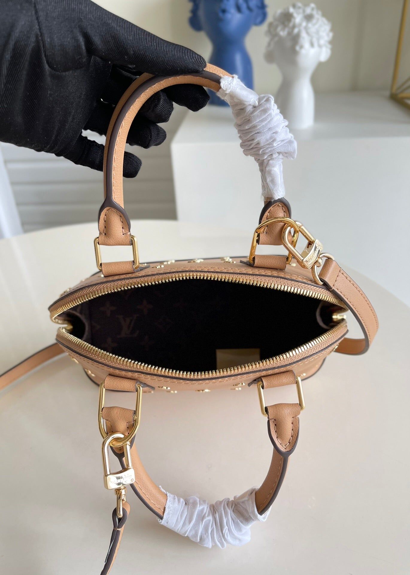 louis_vuitton_alma_bb_bag_8718.jpg