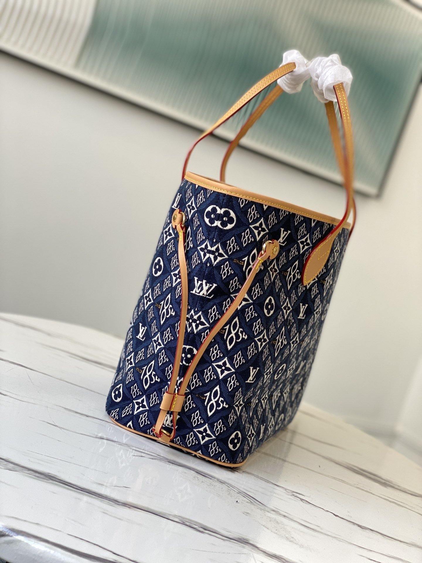 louis_vuitton_since_1854_neverfull_mm_tote_bag_2963.jpg