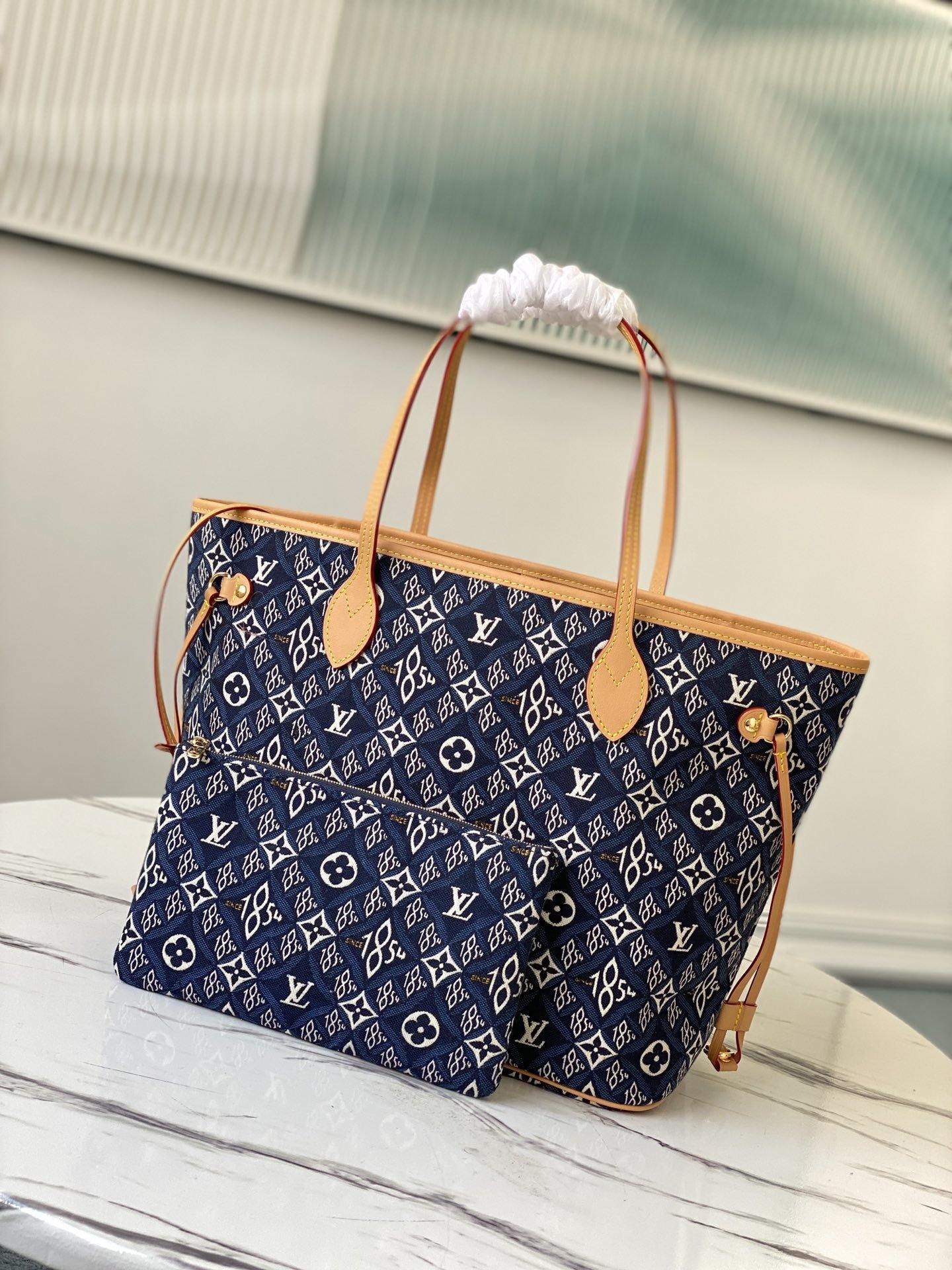 louis_vuitton_since_1854_neverfull_mm_tote_bag_6181.jpg