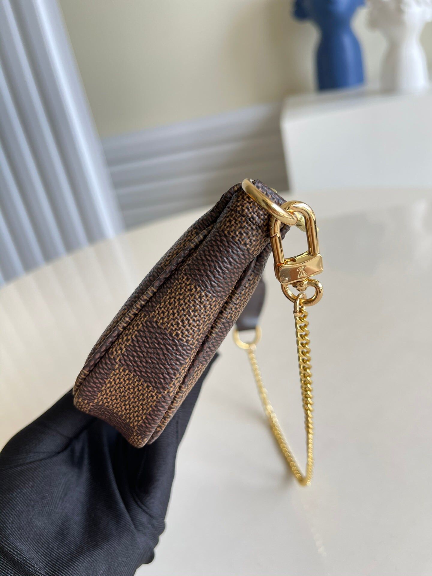 louis_vuitton_mini_pochette_accessories_bag_2131.jpg