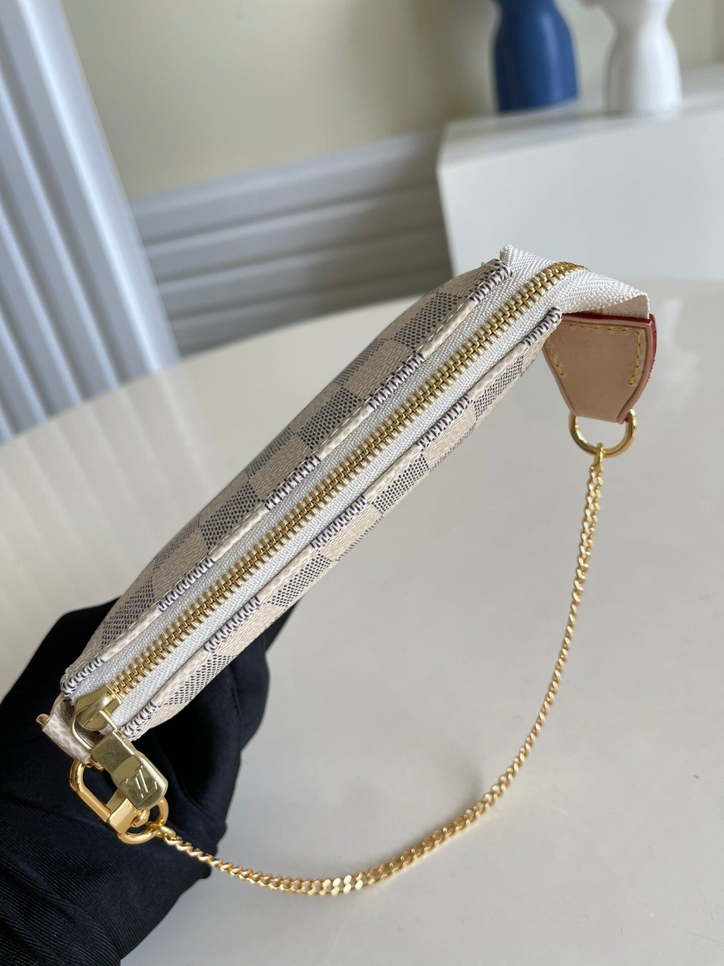 louis_vuitton_mini_pochette_accessories_bag_5791.jpg
