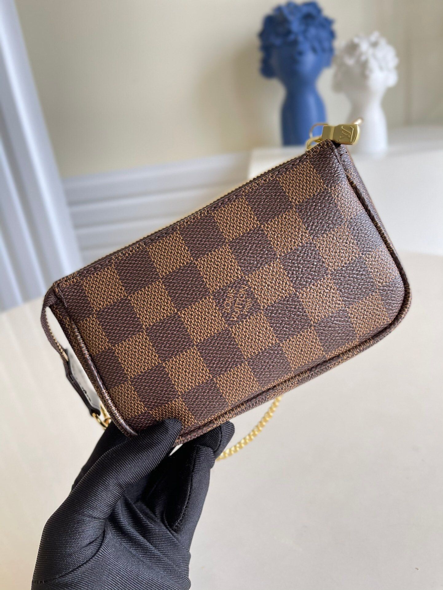 louis_vuitton_mini_pochette_accessories_bag_7132.jpg