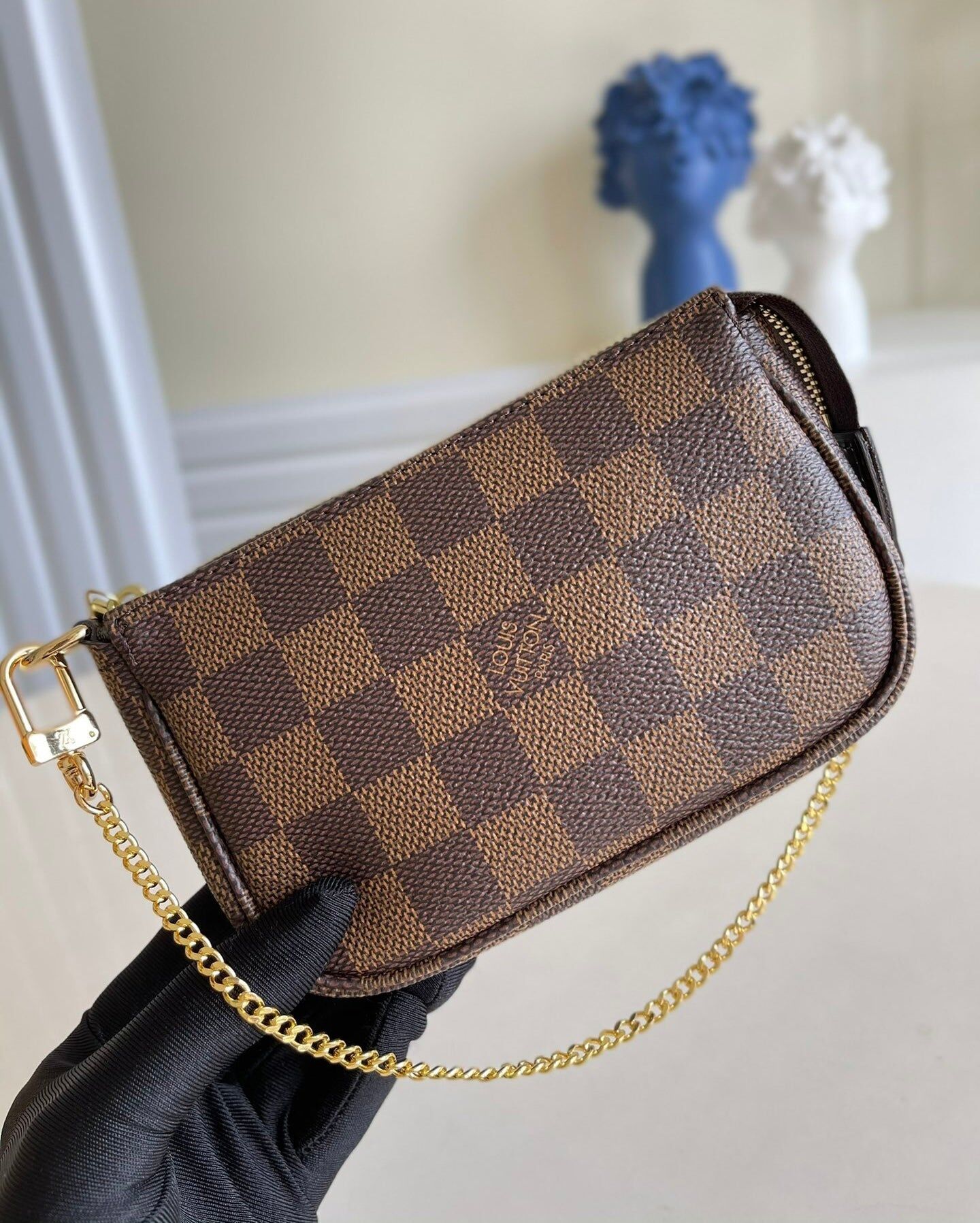 louis_vuitton_mini_pochette_accessories_bag_8023.jpg