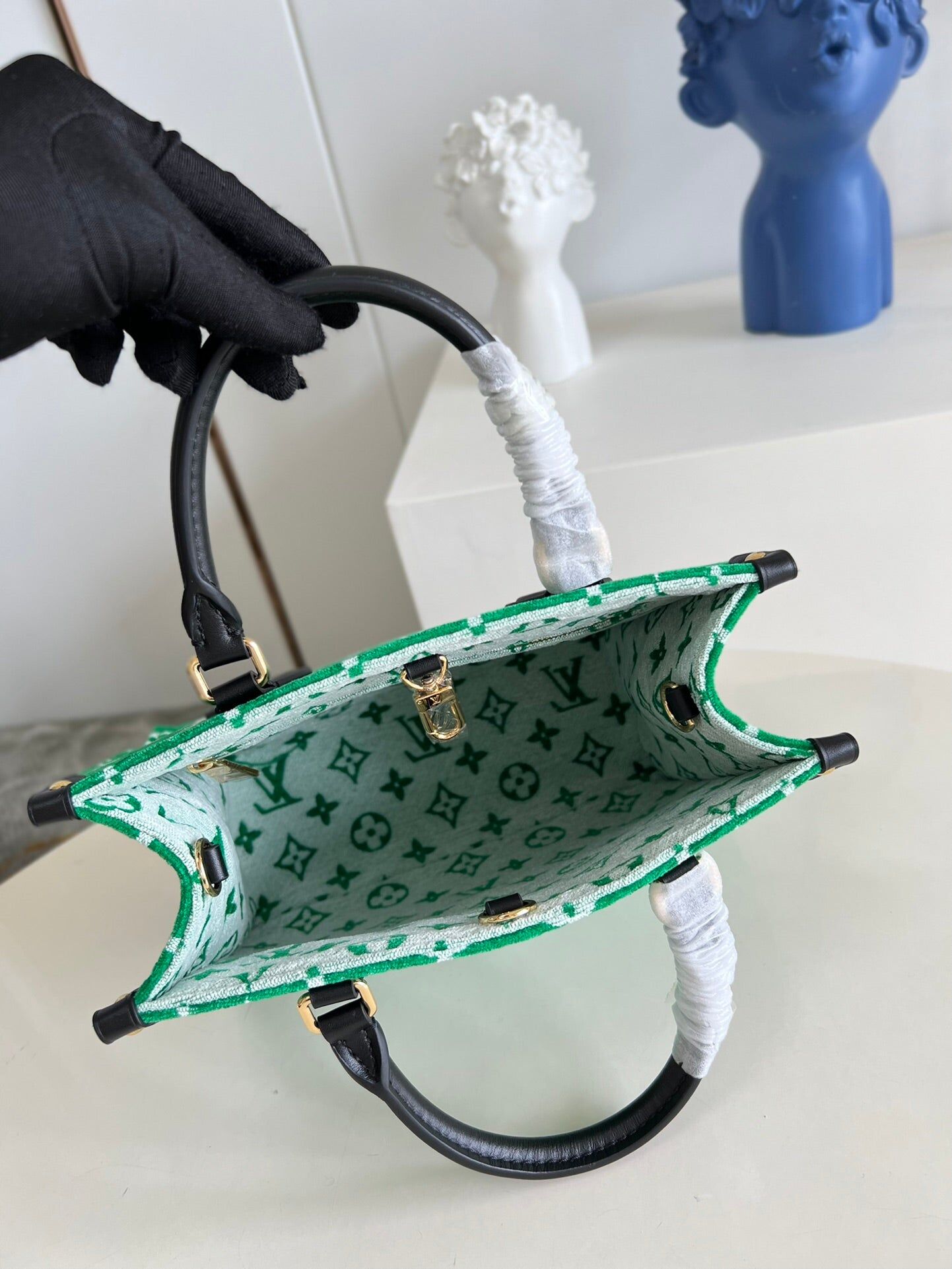 louis_vuitton_pm_onthego_bag_1606.jpg