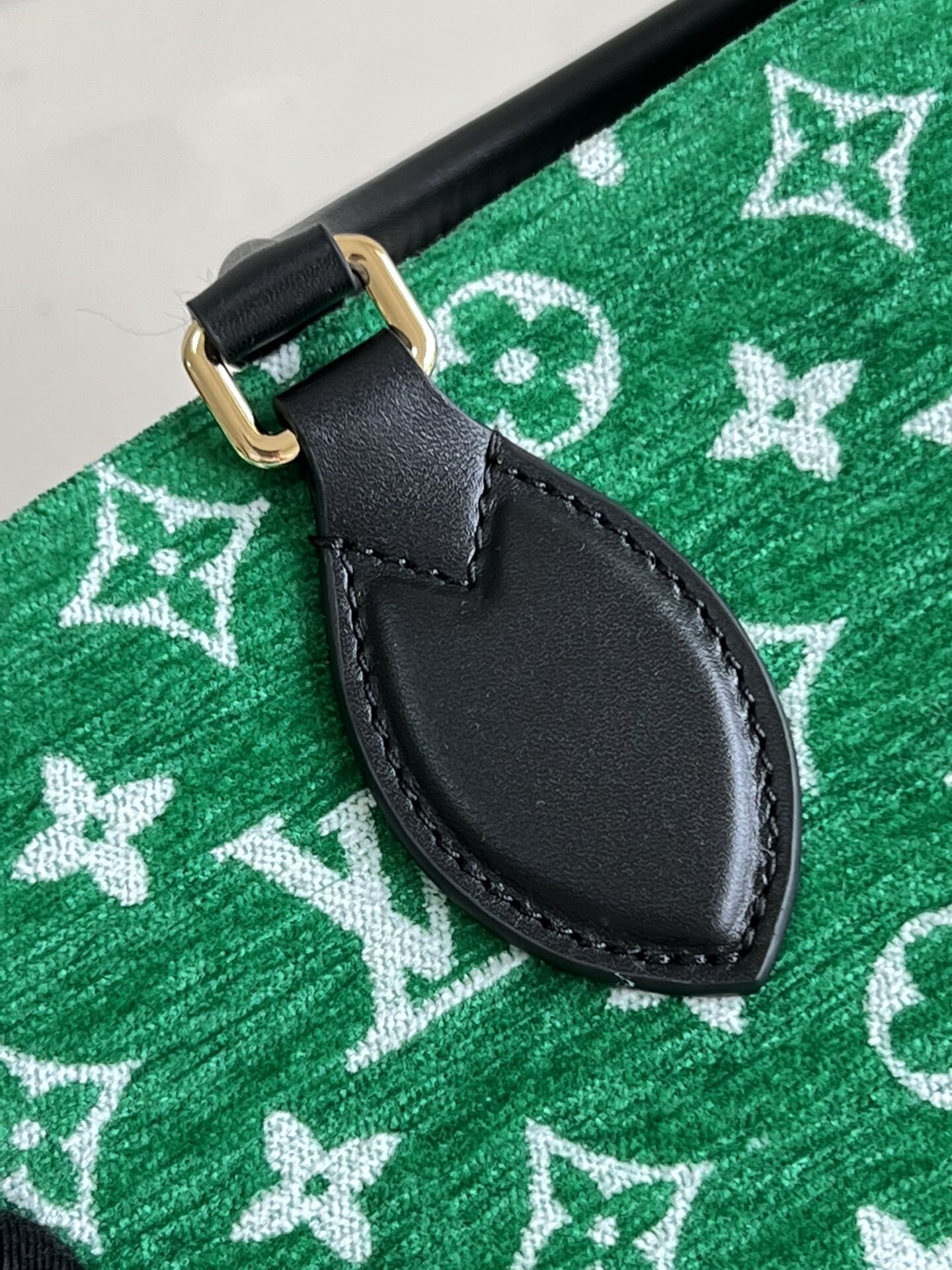 louis_vuitton_pm_onthego_bag_2224.jpg