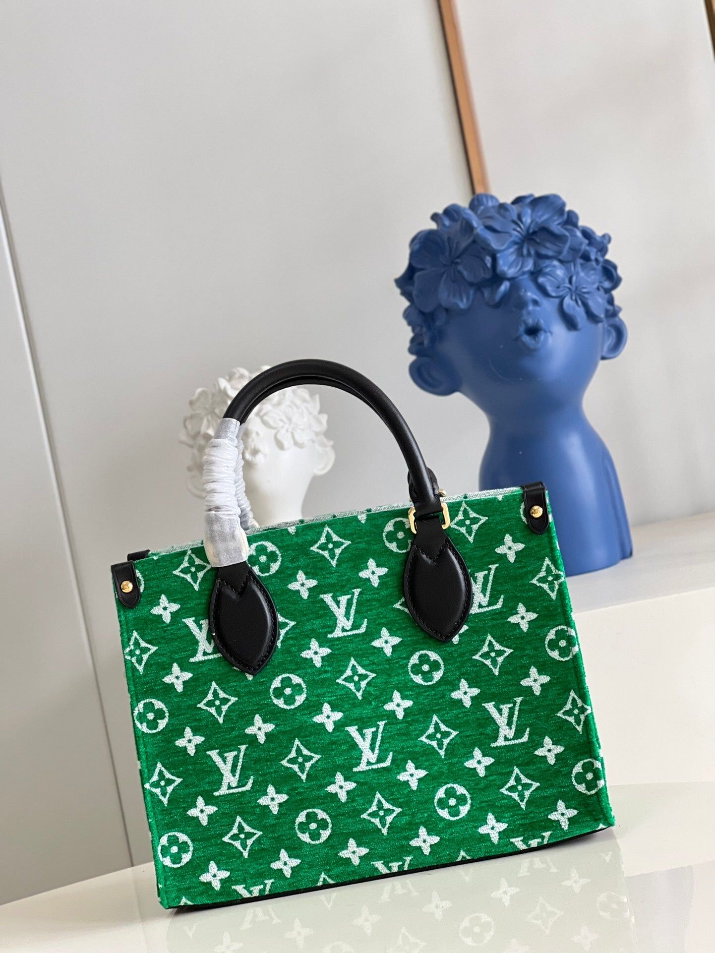 louis_vuitton_pm_onthego_bag_2739.jpg
